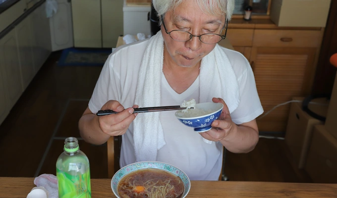 独居老人の親が心配な方へ｜家族が知っておきたい不安・リスクとデイサービスという選択肢