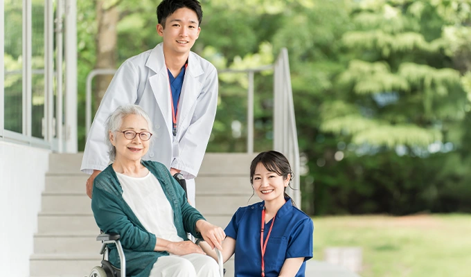 介護と医療の違いとは？サービス内容・役割・費用の違いをわかりやすく解説